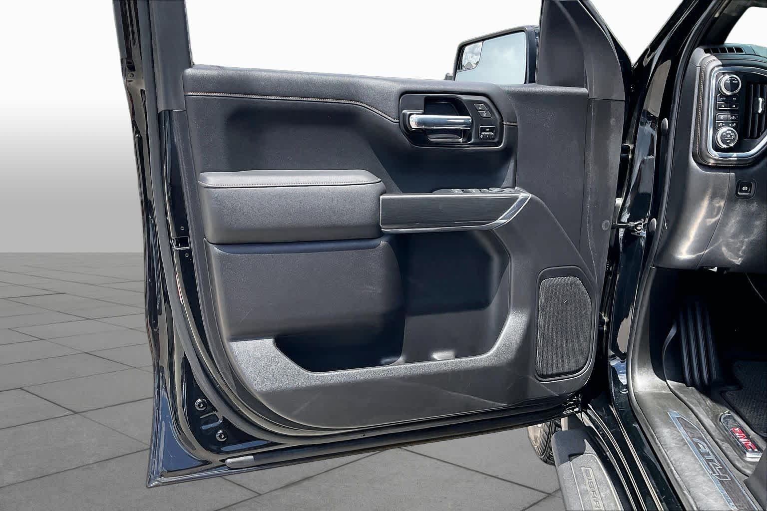 Used 2021 ONYX BLACK GMC AT4 image 21