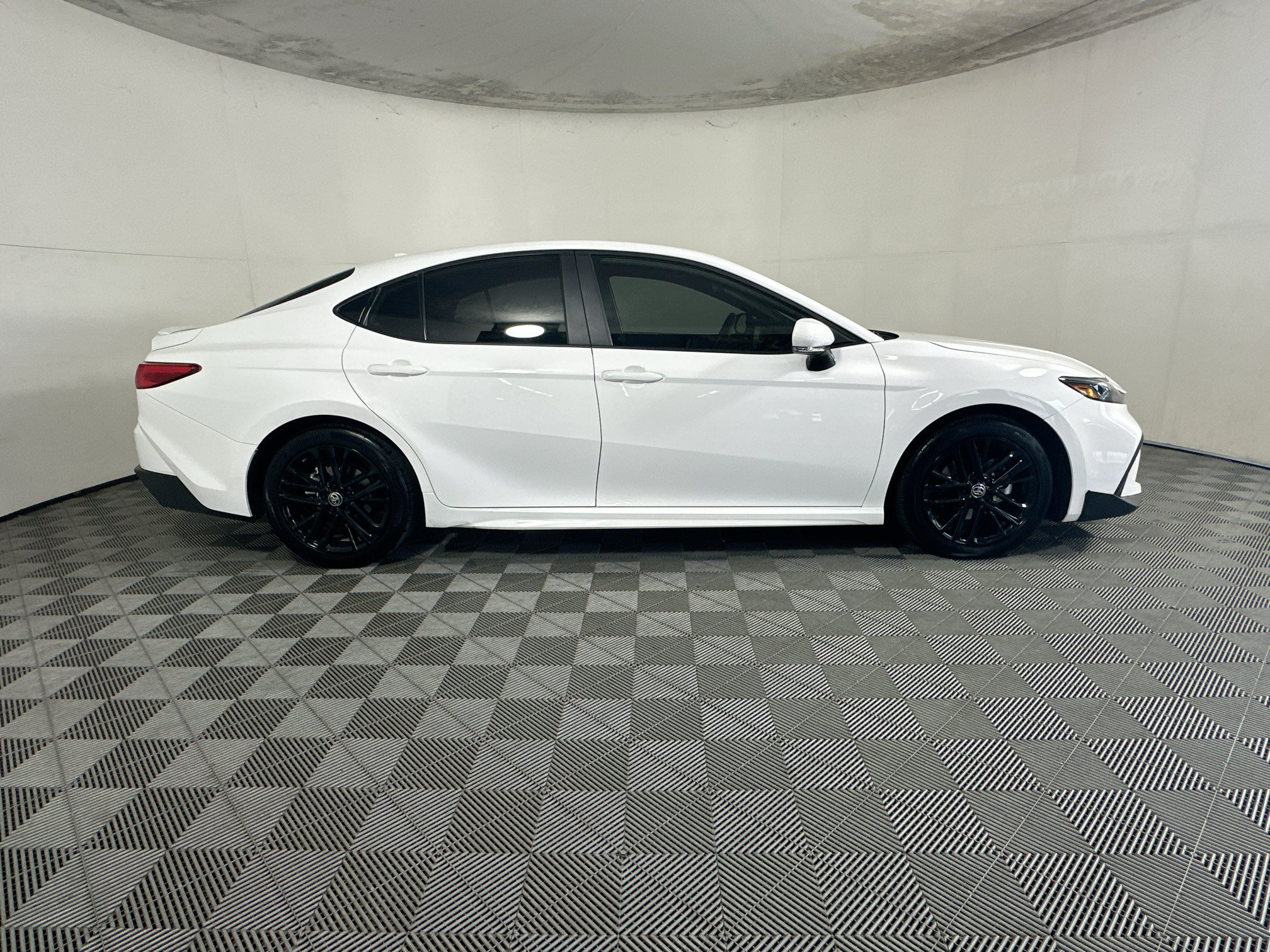 Used 2026 Ice Toyota SE image 2