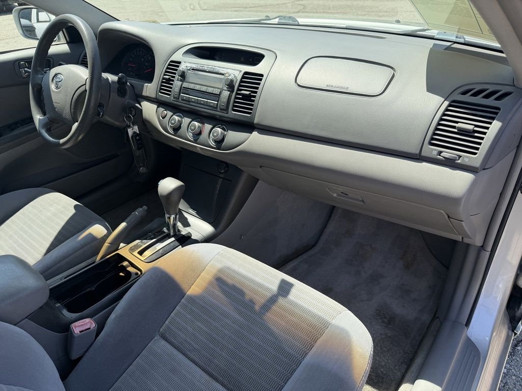 Used 2006  Toyota  image 10