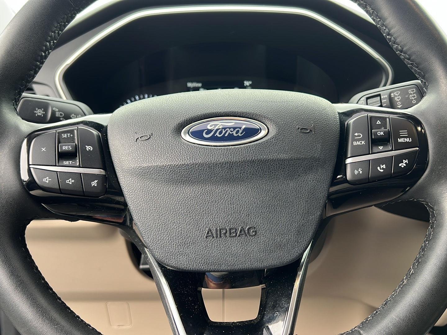 Used 2022 Iconic Silver Ford SEL image 12