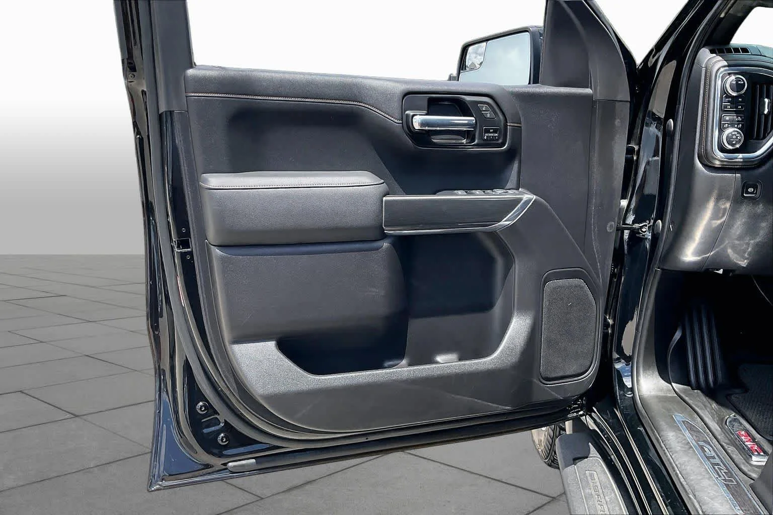 Used 2021 Onyx Black GMC AT4 image 21
