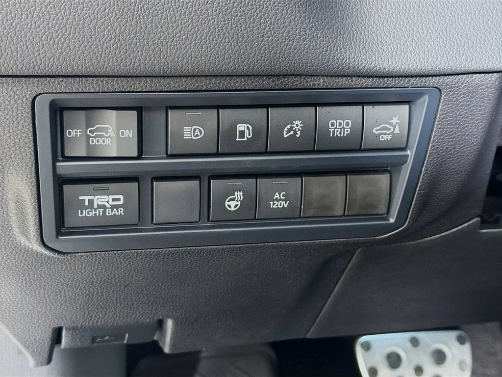 Used 2025 Ice Cap Toyota SR5 image 11