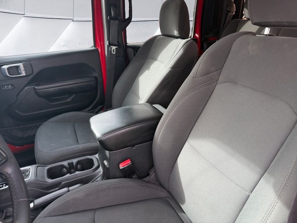Used 2023 Red Jeep Sport S image 10