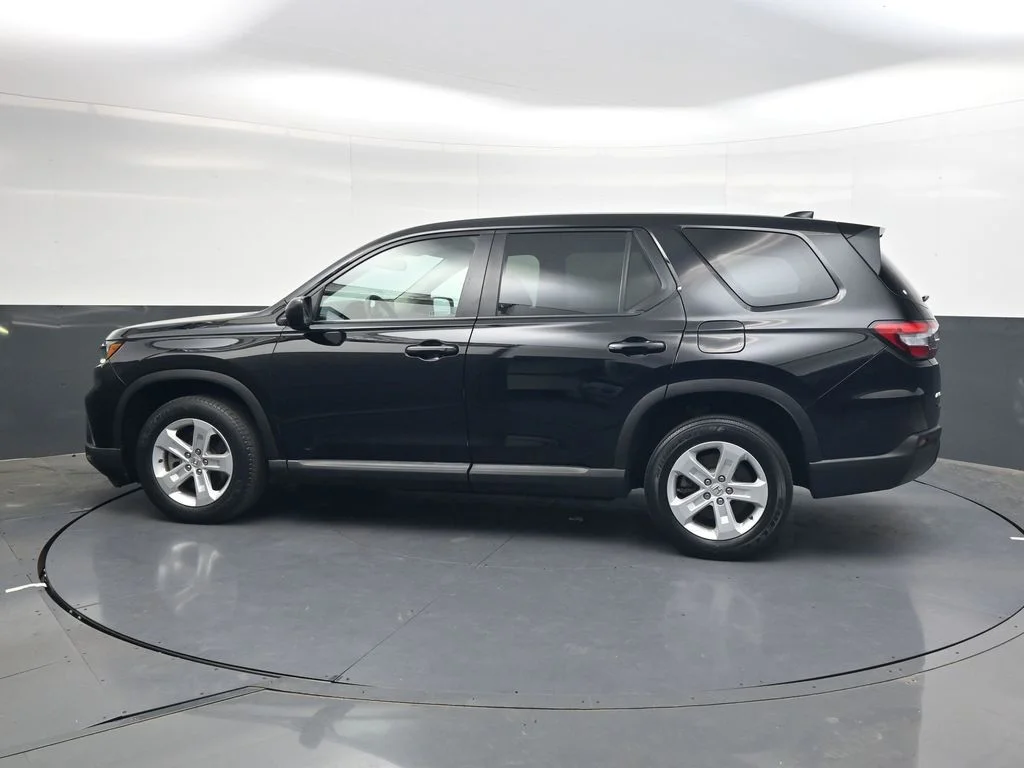 Used 2023 Crystal Black Pearl Honda LX image 7