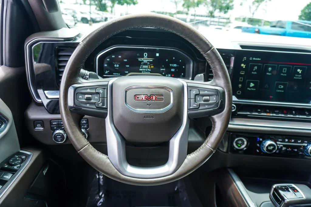 Used 2022 White GMC SLT image 14