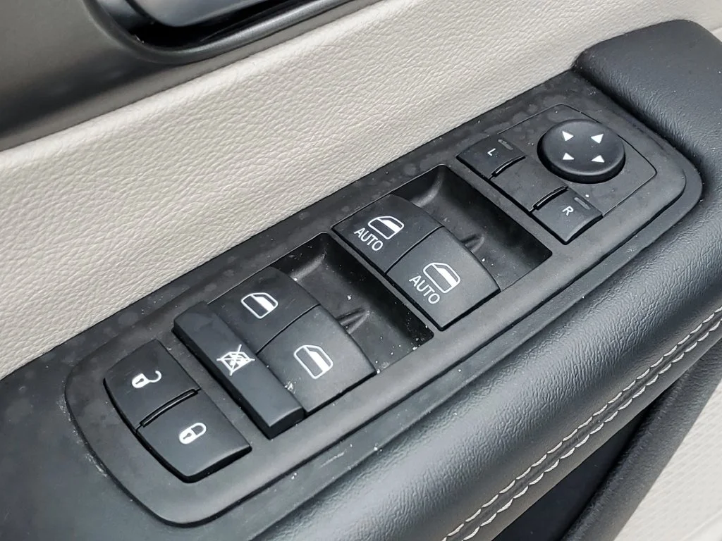 Used 2024 Silver Chrysler Touring L image 26