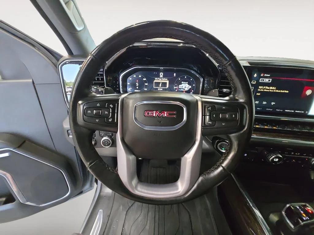 Used 2025 Sterling Metallic GMC Elevation image 13