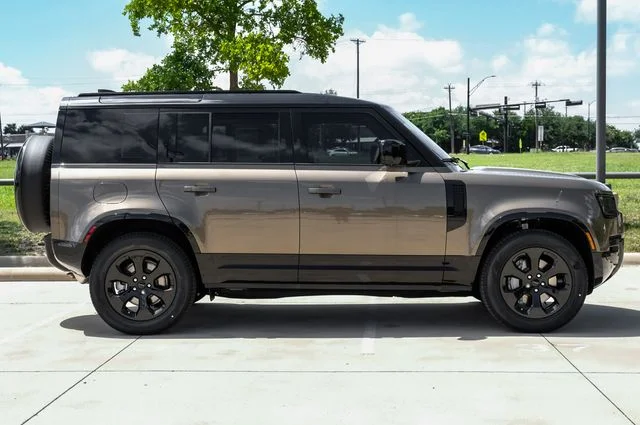 New 2026  Land Rover X-Dynamic SE image 8