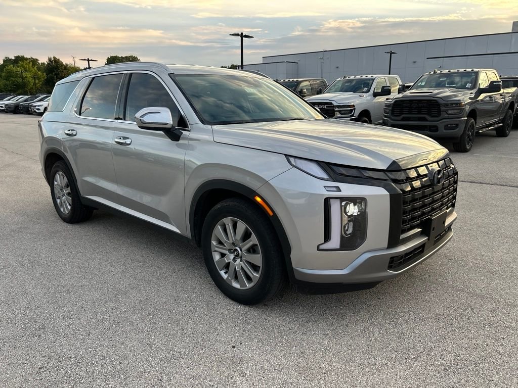 Used 2024 Silver Hyundai SEL image 3