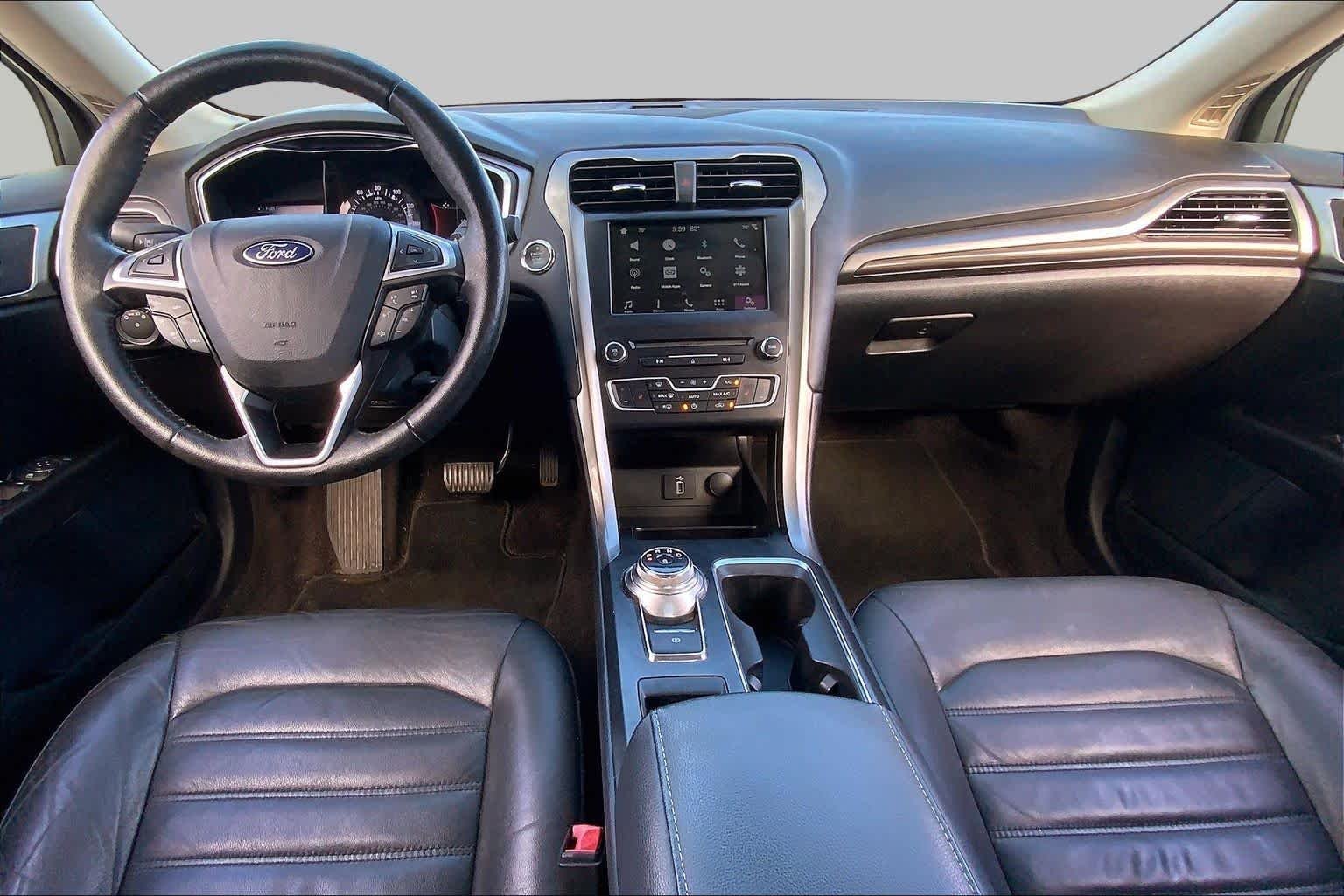 Used 2017 White Platinum Metallic Tri-Coat Ford SE image 16
