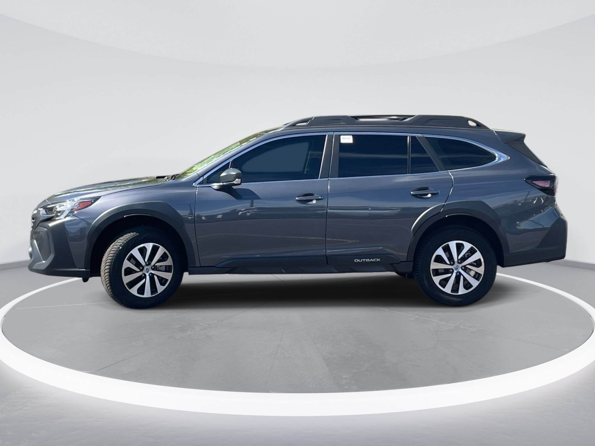 Used 2025 Magnetite Gray Metallic Subaru  image 4