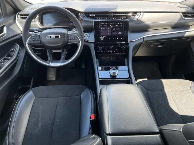 Used 2024 Gray Jeep Altitude image 12