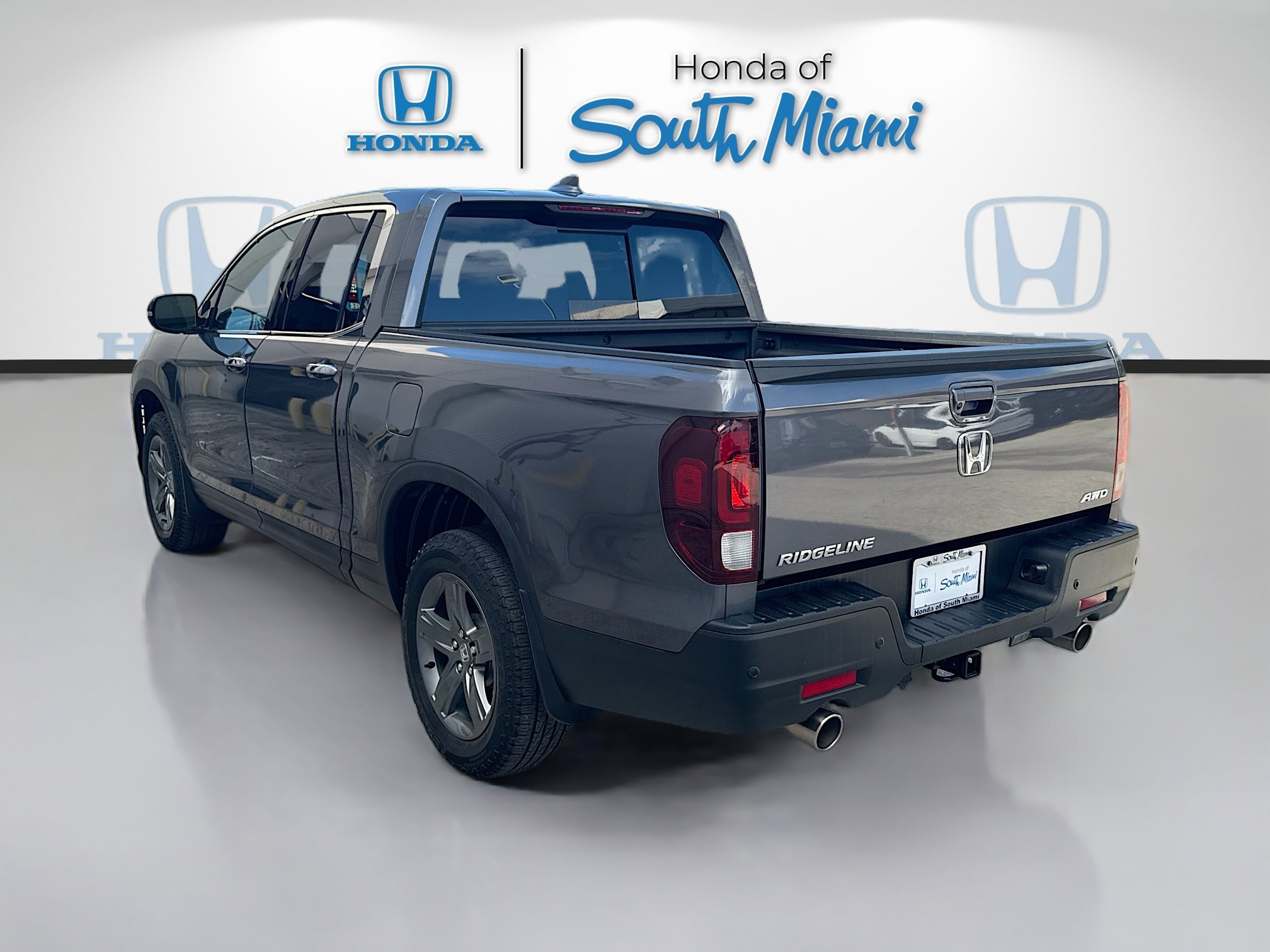 Certified Used 2023 Sonic Gray Pearl Honda RTL-E image 5