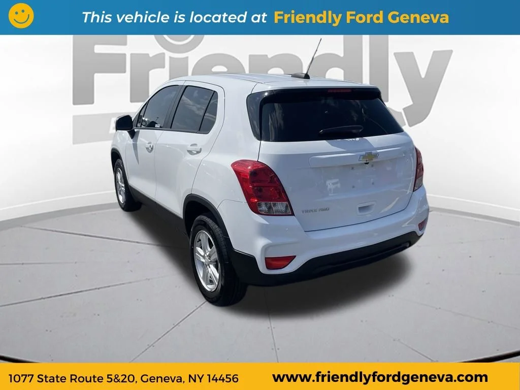 Used 2022 White Chevrolet LS image 7