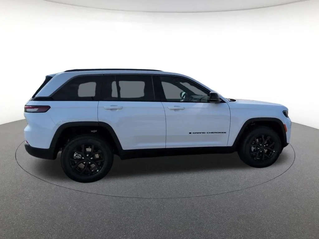 New 2026 White Jeep Altitude image 4