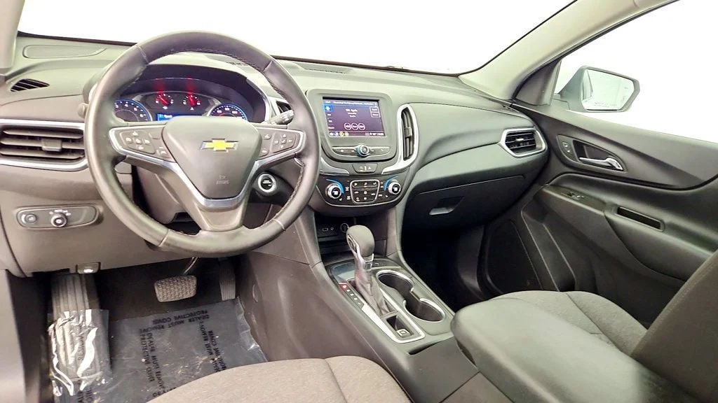 Used 2024 Summit White Chevrolet FWD 4dr LT w/1LT image 14