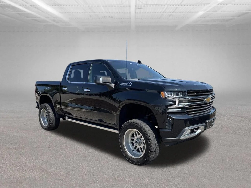 Used 2022 Black Chevrolet High Country image 2