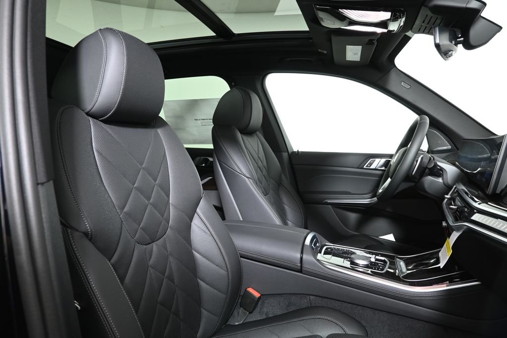 New 2026 Black Sapphire Metallic BMW xDrive40i image 34