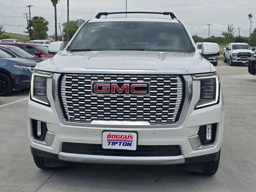 Used 2024 White GMC Denali image 11