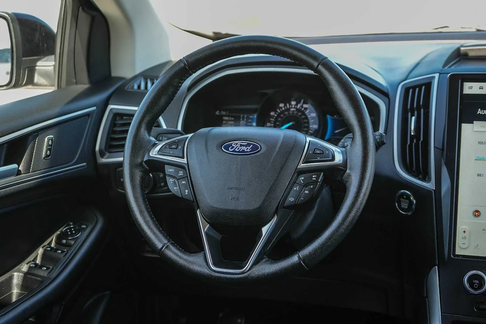 Used 2021 Agate Black Metallic Ford SEL image 17