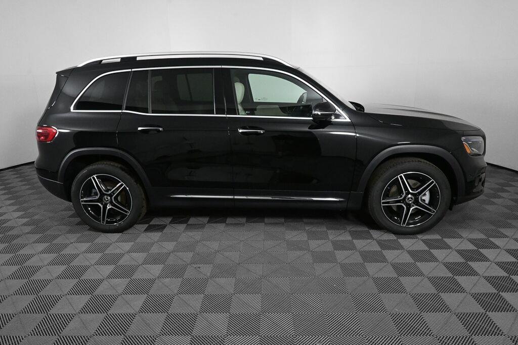Used 2026 Night Black Mercedes-Benz GLB 250 image 26