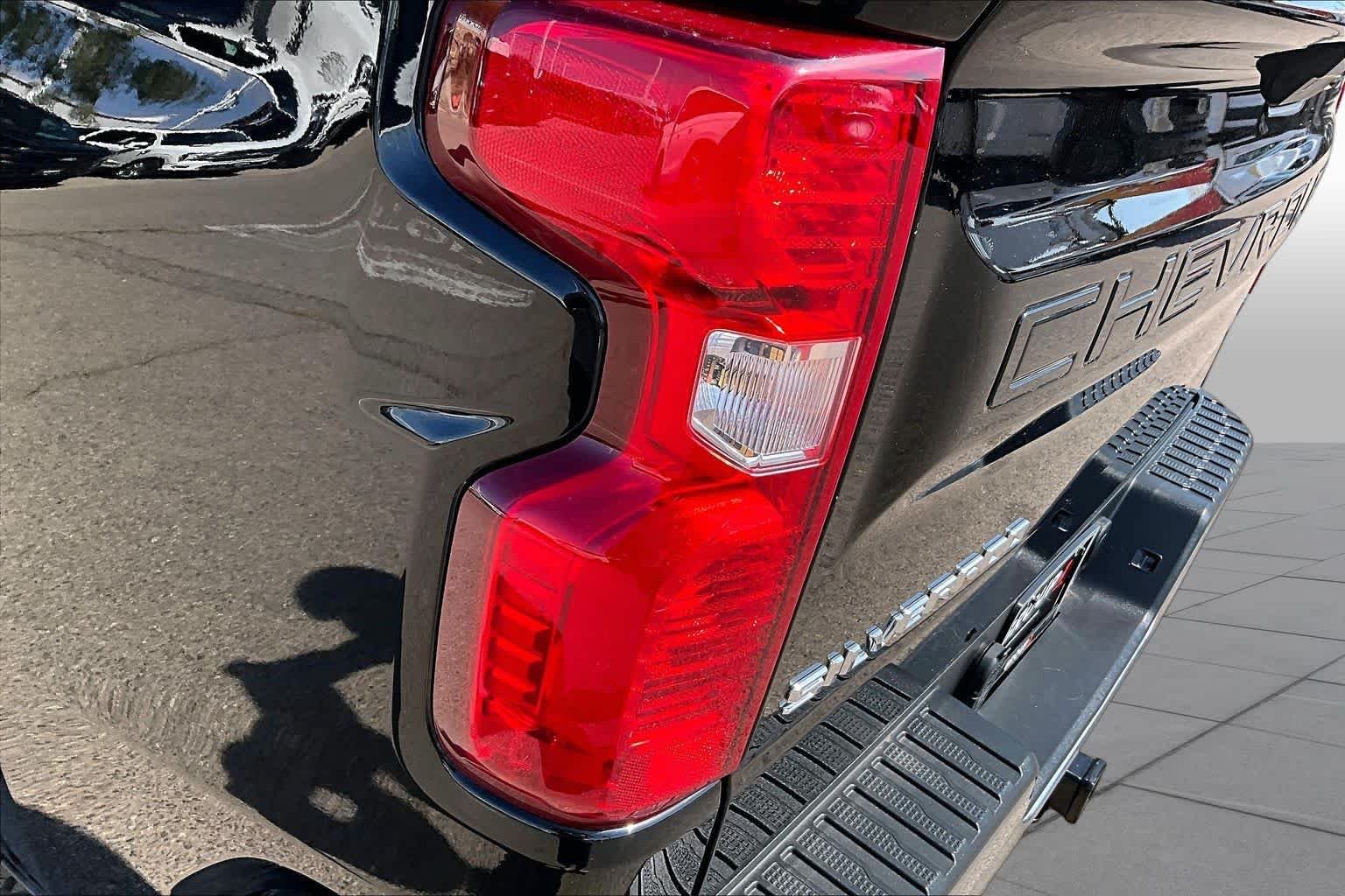 Used 2020 Black Chevrolet LT image 28