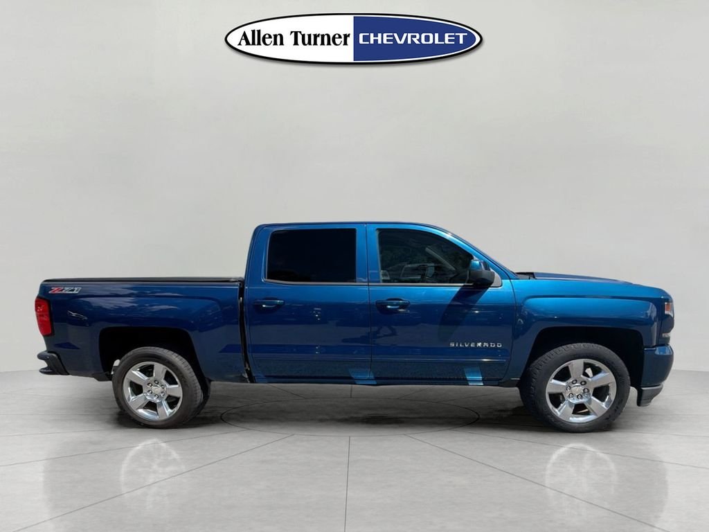 Used 2017 Blue Chevrolet LT image 3