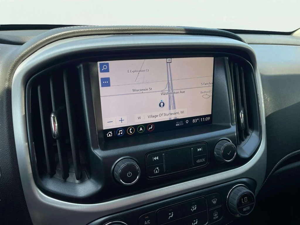 Used 2022 Summit White GMC Elevation image 10