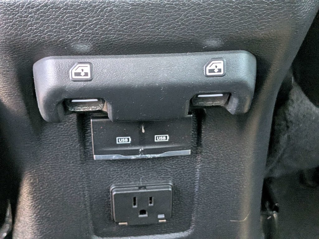 Used 2021 White Jeep Unlimited Sahara image 19