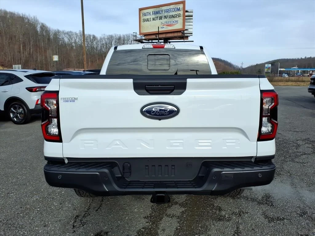 New 2025 Oxford White Ford LARIAT® image 4