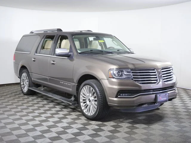 Used 2015 Brown Lincoln Base image 1