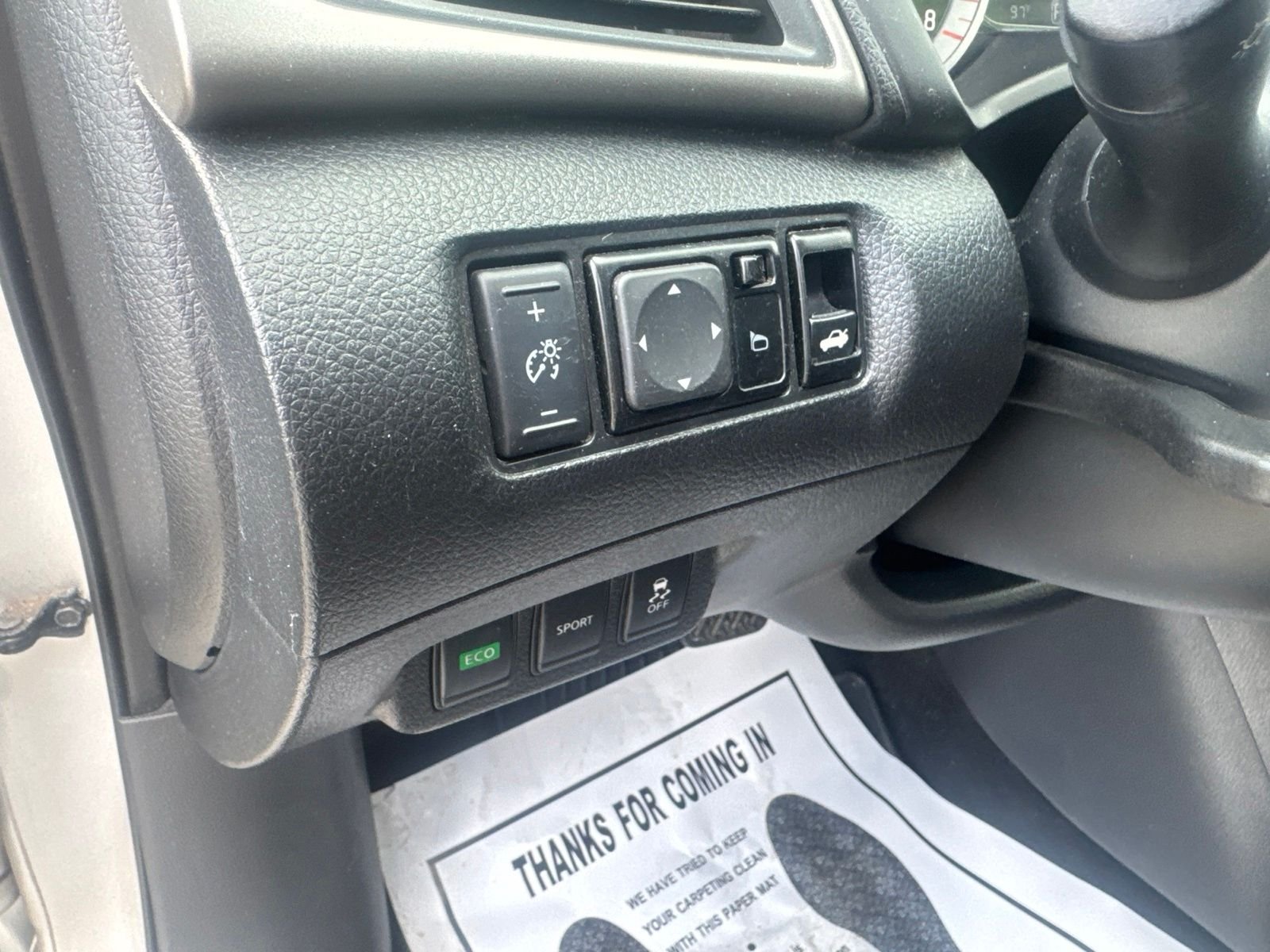 Used 2015 Silver Nissan SV image 14