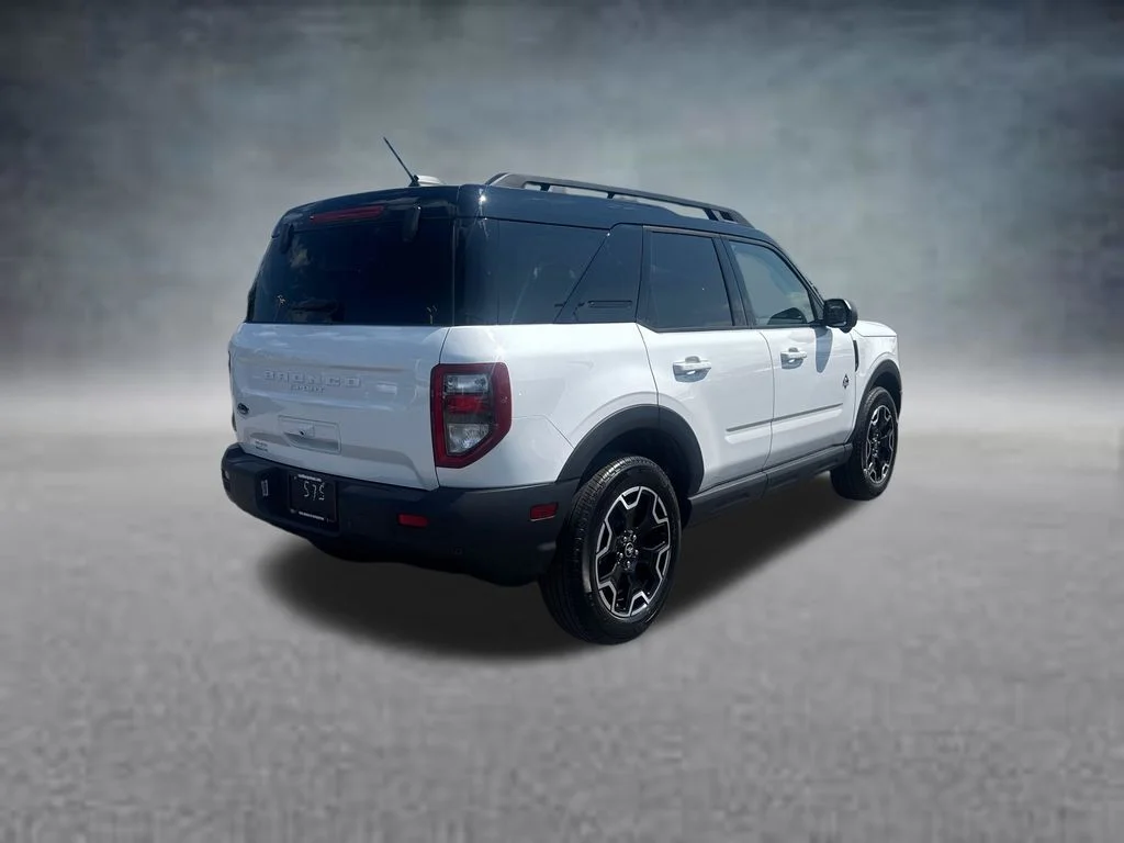 Used 2025 Oxford White Ford Outer Banks image 5
