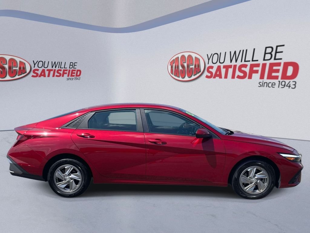 Certified Used 2024 Red Hyundai SE image 5