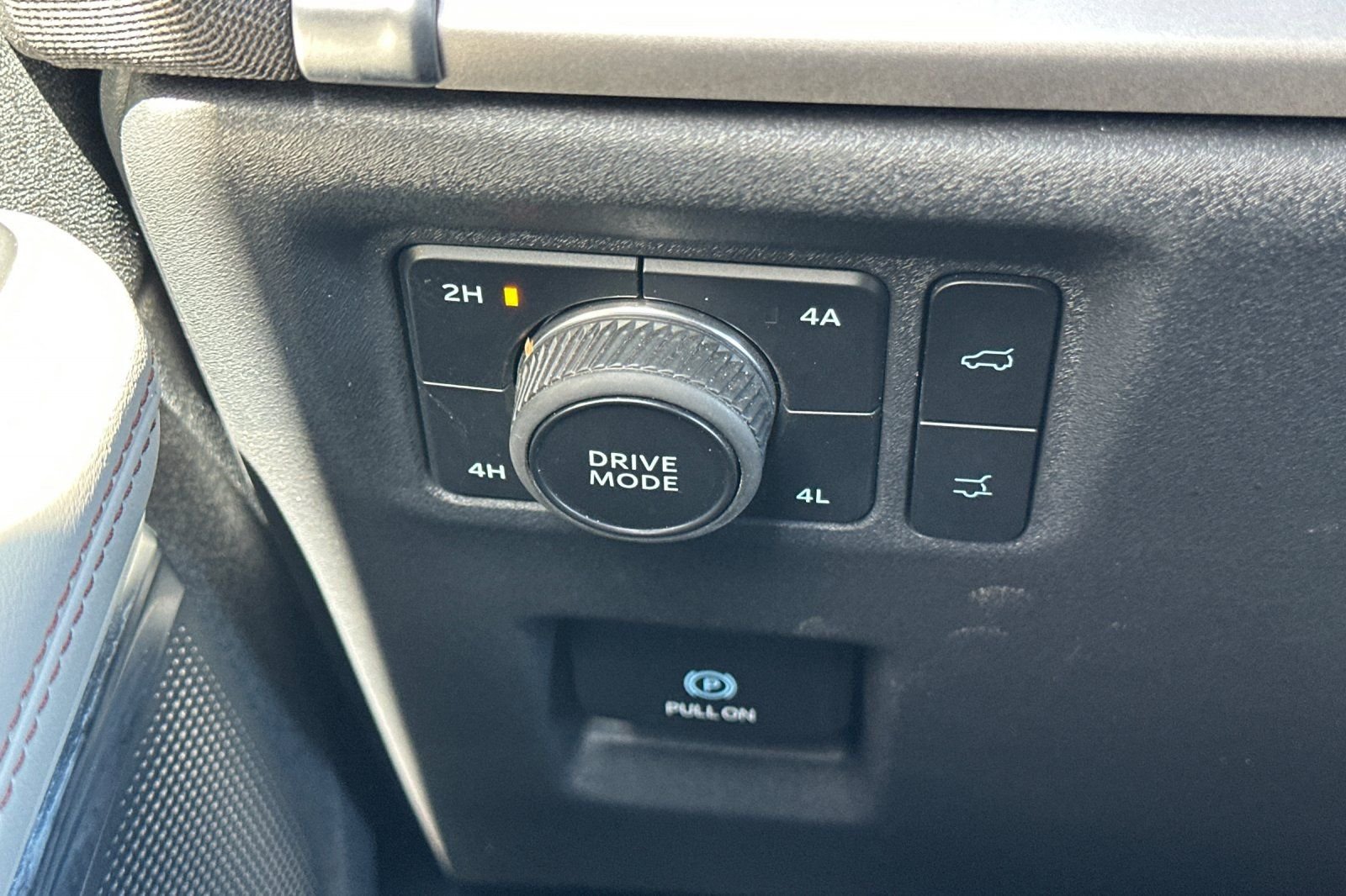 Used 2025 Gray Ford Active image 30