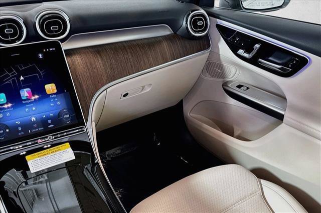 New 2026 Polar White Mercedes-Benz GLC 300 image 51
