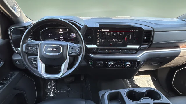 Used 2025 White GMC SLT image 11