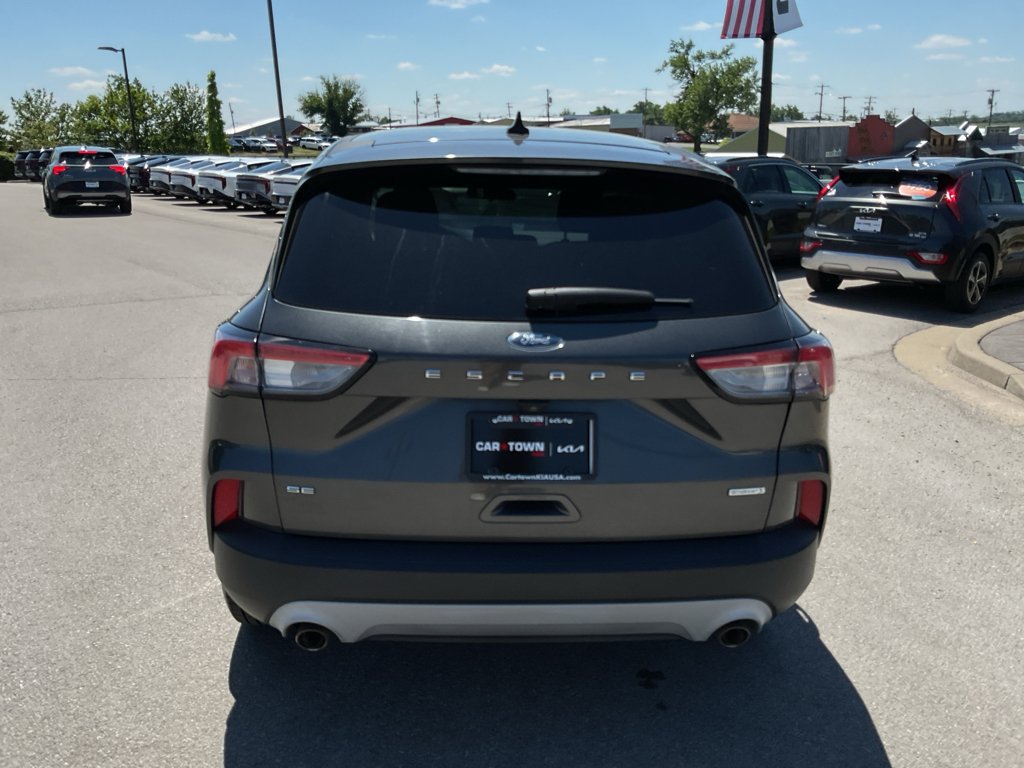 Used 2020 Magnetic Metallic Ford SE image 8