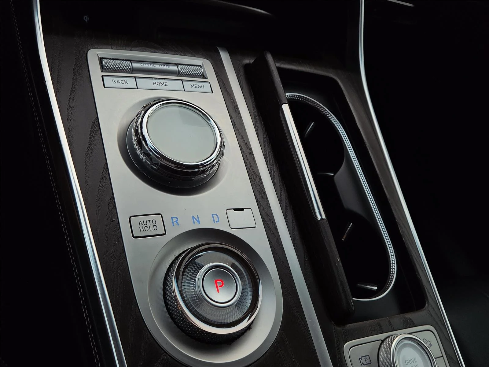 Used 2024 Capri Blue Genesis 2.5T image 12