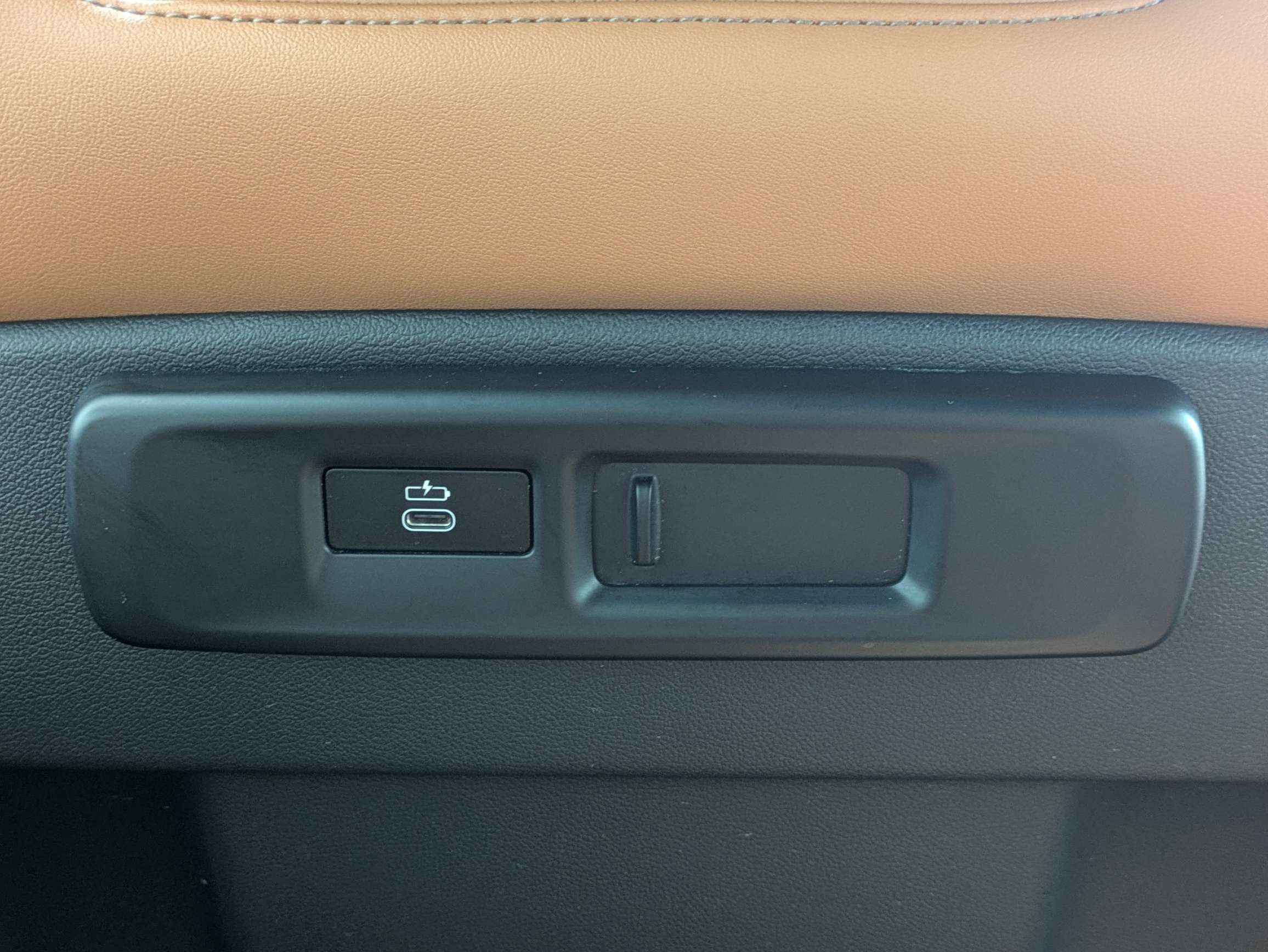 Used 2023 Mineral White Metallic BMW xDrive40i image 22