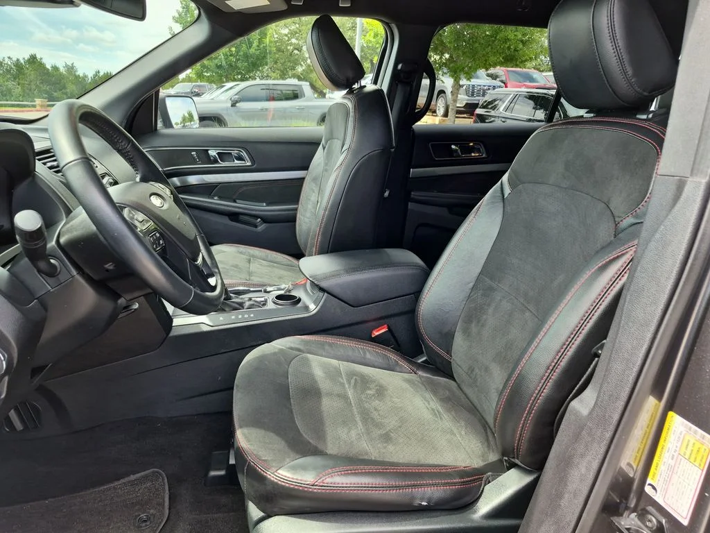 Used 2018 Gray Ford XLT image 21