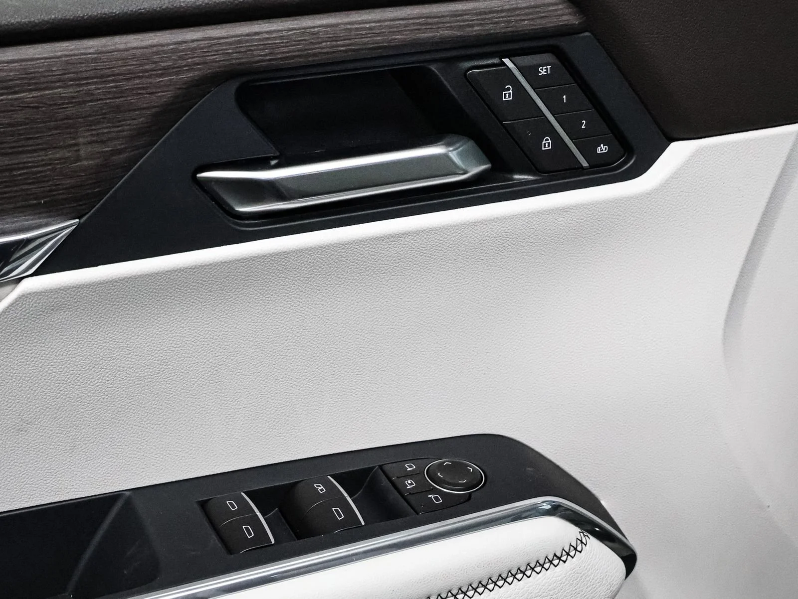 2026 GMC Acadia Denali - Photo 21