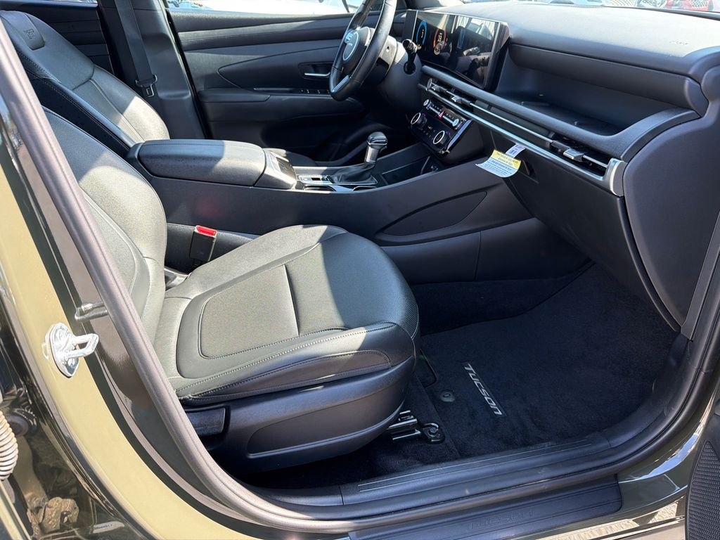 Certified Used 2025 Green Hyundai XRT image 13