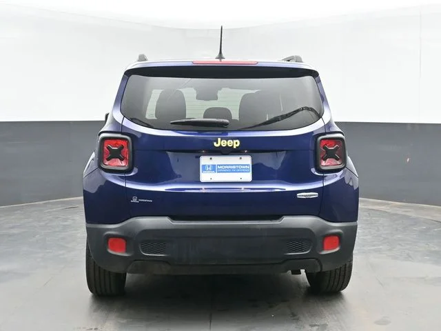 Used 2017 Blue Jeep Latitude image 9