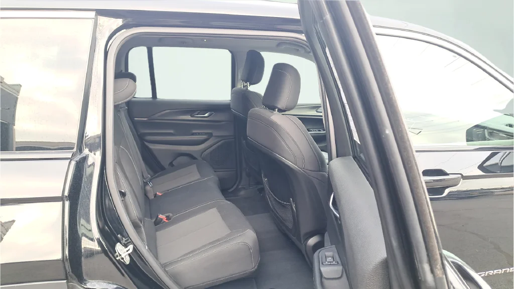 Used 2023 Black Jeep Laredo image 14