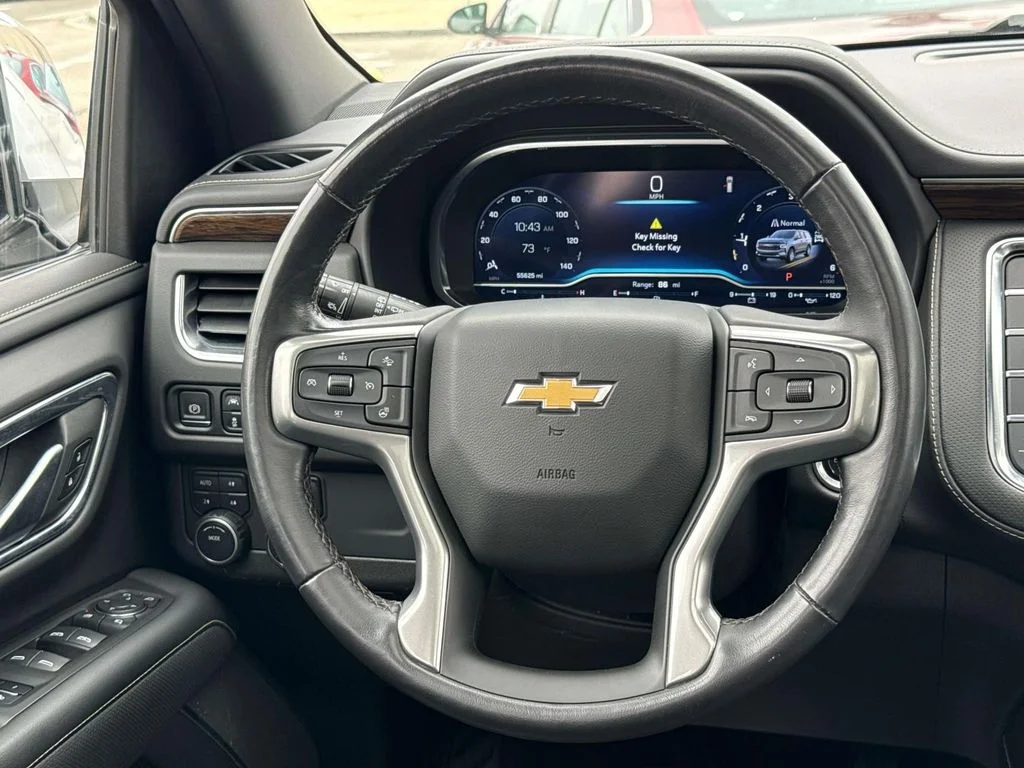 Used 2022 Iridescent Pearl Tricoat Chevrolet Premier image 24