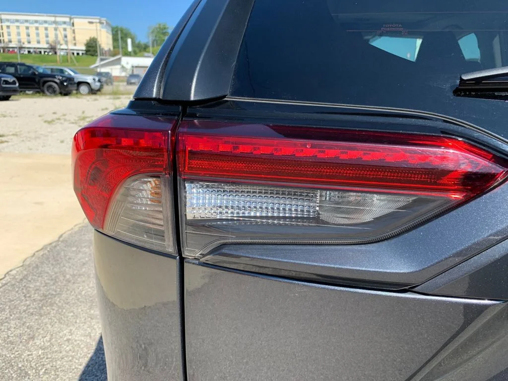 Used 2021 Gray Toyota XLE Premium image 34