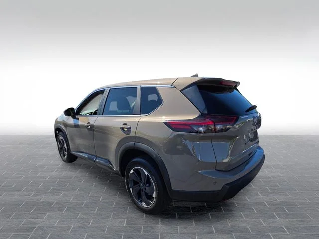 Used 2025 Beige/tan Nissan SV image 6