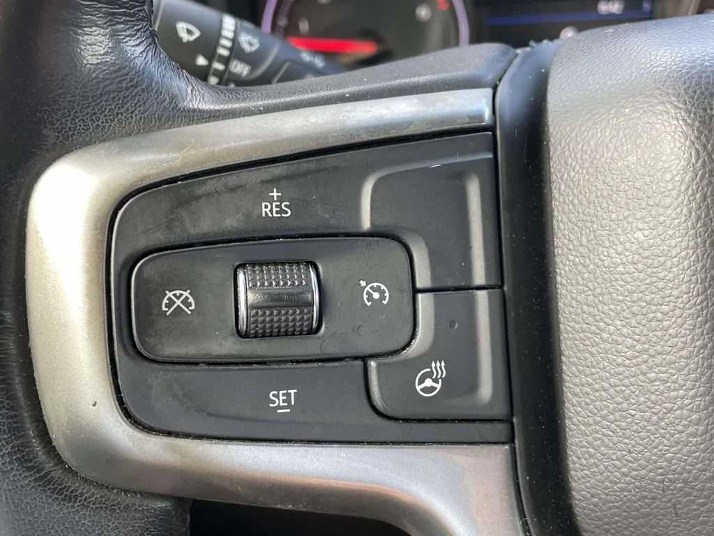 Used 2021 SILVER ICE METALLIC Chevrolet LT image 30