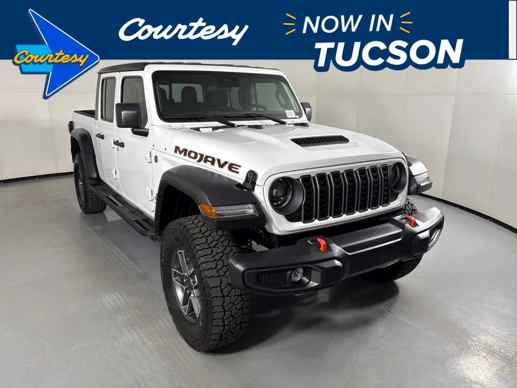 Used 2025 White Jeep Mojave image 1